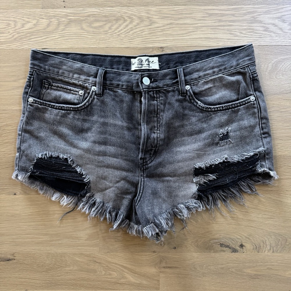Free People We The Free Good Vibrations Cut-Off Shorts Sulphur Black Size 31
